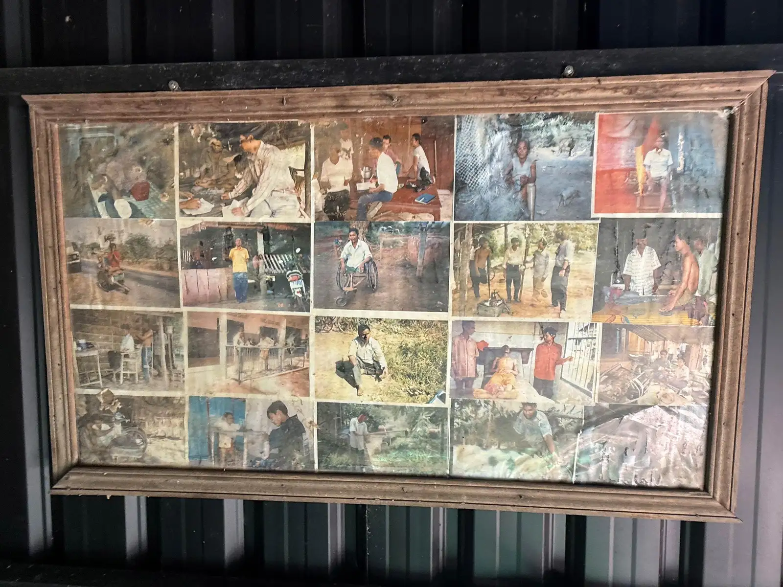 Cadre de photographies d'archives : survivants, blessés et vétérans cambodgiens